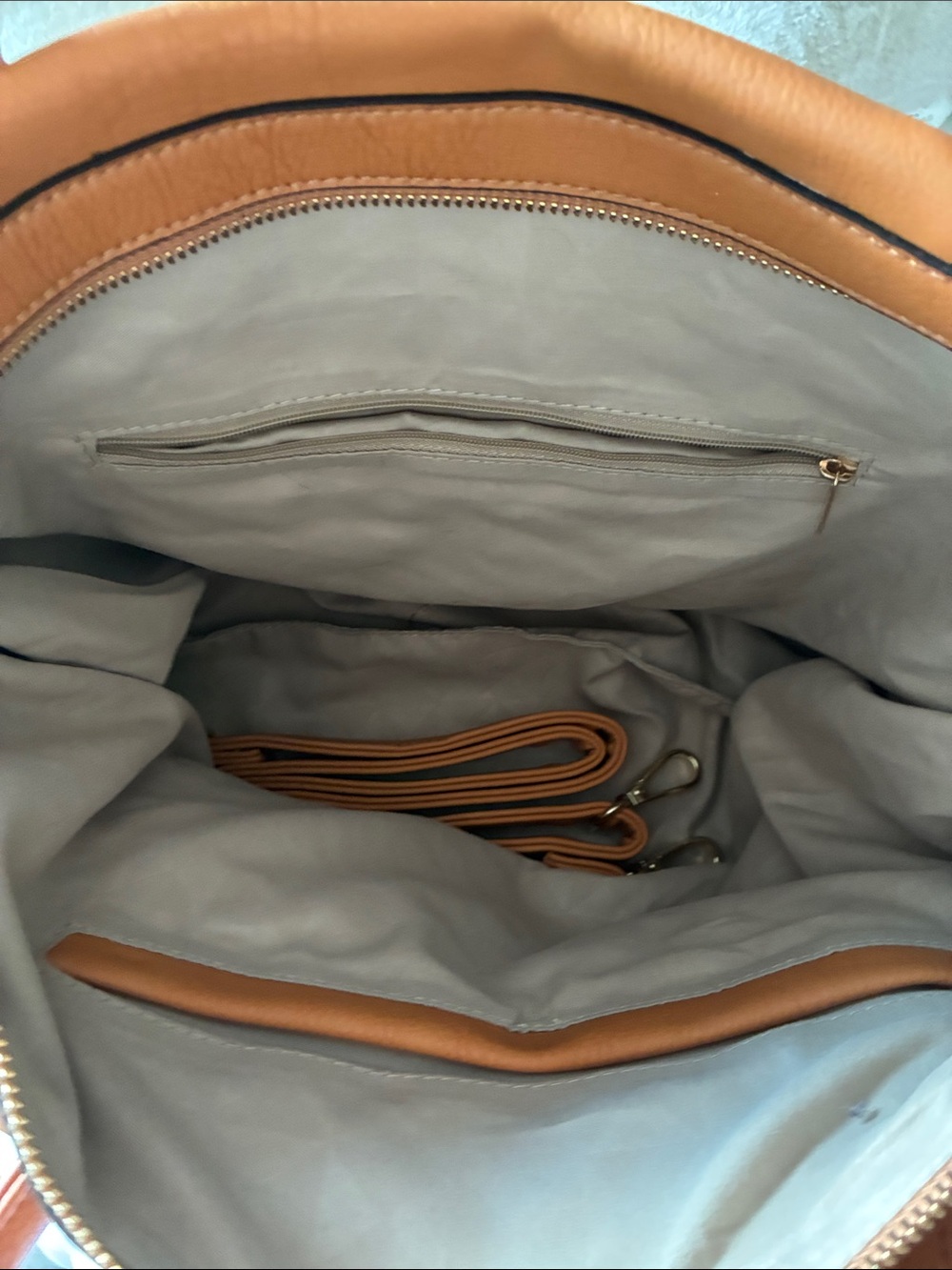 Women's Tan Leather Zip-Top Tote Bag with Dual Handles - Picture 3 of 8